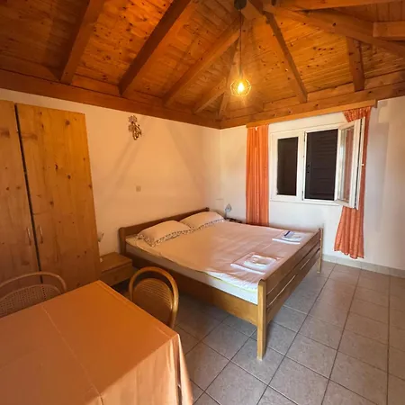 Vila Danica N11 Pakostane